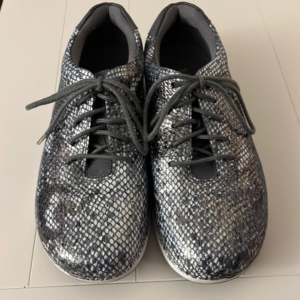 Alegria Essence Athletic Shoe